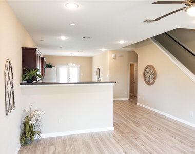 3986 Avenue B - Photo Thumbnail 6
