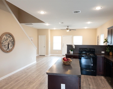 3986 Avenue B - Photo Thumbnail 12