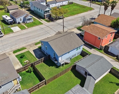 2311 56th Street - Photo Thumbnail 21
