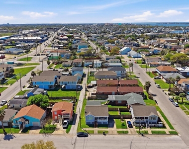 2311 56th Street - Photo Thumbnail 23