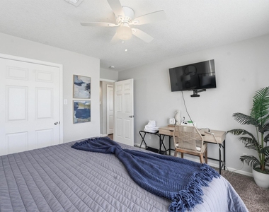 2311 56th Street - Photo Thumbnail 9