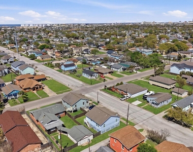 2311 56th Street - Photo Thumbnail 22