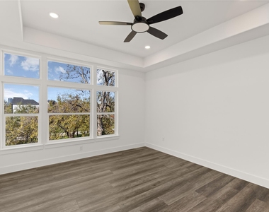 2709 Dennis Street - Photo Thumbnail 6