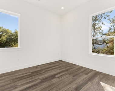 2709 Dennis Street - Photo Thumbnail 10