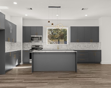 2709 Dennis Street - Photo Thumbnail 4