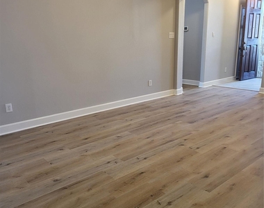 606 Admiral Bay Lane - Photo Thumbnail 13