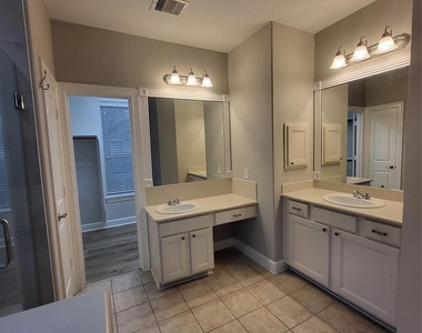 606 Admiral Bay Lane - Photo Thumbnail 32