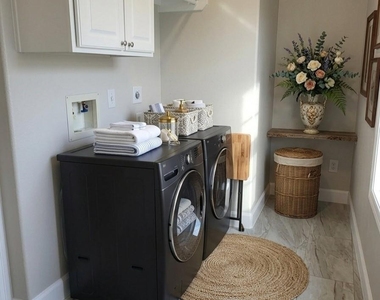 606 Admiral Bay Lane - Photo Thumbnail 22