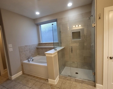 606 Admiral Bay Lane - Photo Thumbnail 28