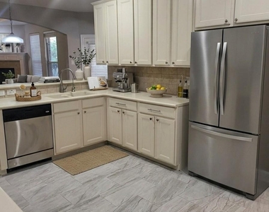 606 Admiral Bay Lane - Photo Thumbnail 15