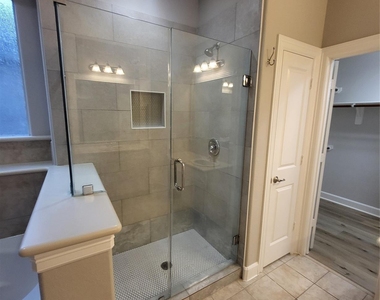 606 Admiral Bay Lane - Photo Thumbnail 35