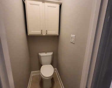 606 Admiral Bay Lane - Photo Thumbnail 27