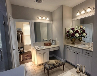 606 Admiral Bay Lane - Photo Thumbnail 33
