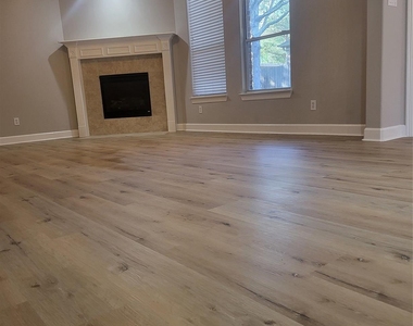 606 Admiral Bay Lane - Photo Thumbnail 10