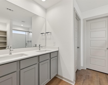 827 Silver Kettle Drive - Photo Thumbnail 21