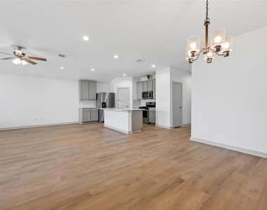 827 Silver Kettle Drive - Photo Thumbnail 10