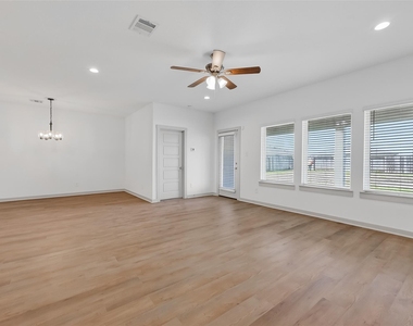 827 Silver Kettle Drive - Photo Thumbnail 6