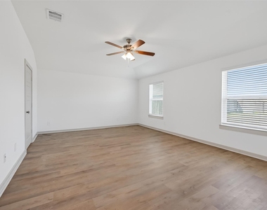827 Silver Kettle Drive - Photo Thumbnail 19