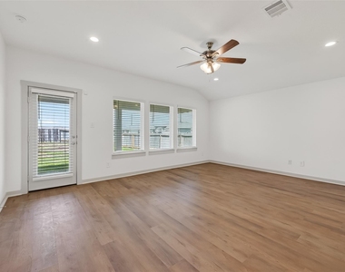 827 Silver Kettle Drive - Photo Thumbnail 5
