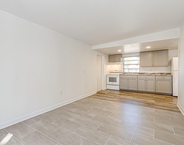 467 Jackson Avenue - Photo Thumbnail 9
