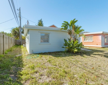 467 Jackson Avenue - Photo Thumbnail 2