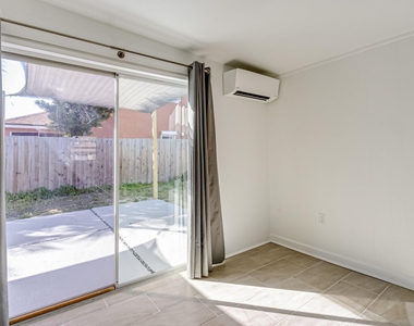 467 Jackson Avenue - Photo Thumbnail 21