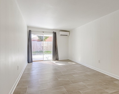 467 Jackson Avenue - Photo Thumbnail 8