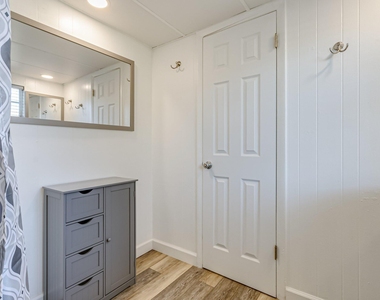 467 Jackson Avenue - Photo Thumbnail 17