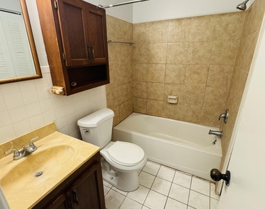1035 Nevada Drive Ne - Photo Thumbnail 5