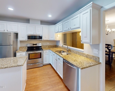 216 Country Club Drive - Photo Thumbnail 5