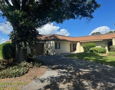 216 Country Club Drive - Photo Thumbnail 2