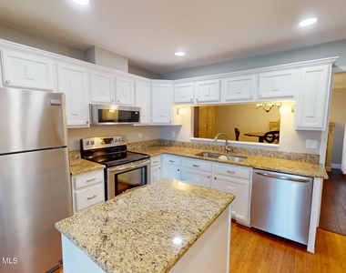 216 Country Club Drive - Photo Thumbnail 7