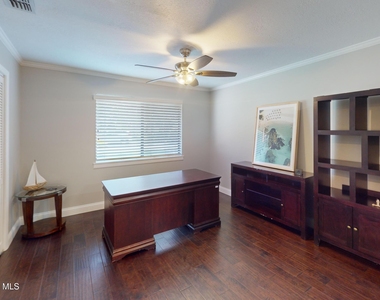 216 Country Club Drive - Photo Thumbnail 40