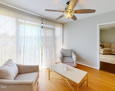 216 Country Club Drive - Photo Thumbnail 34
