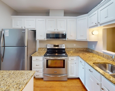 216 Country Club Drive - Photo Thumbnail 6