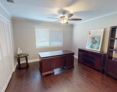 216 Country Club Drive - Photo Thumbnail 19