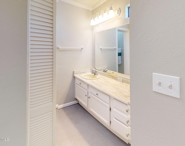216 Country Club Drive - Photo Thumbnail 27