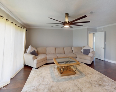 216 Country Club Drive - Photo Thumbnail 13