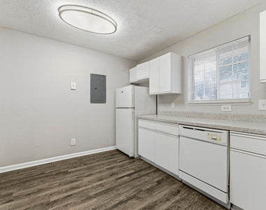 3529 Glenwood Road - Photo Thumbnail 7