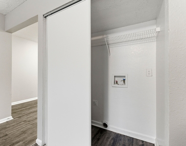 3529 Glenwood Road - Photo Thumbnail 10