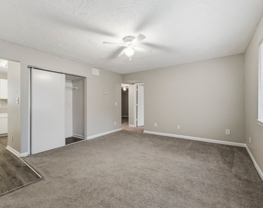 3529 Glenwood Road - Photo Thumbnail 4
