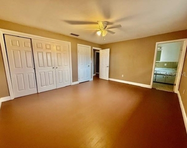 4 Sunshine Boulevard - Photo Thumbnail 12