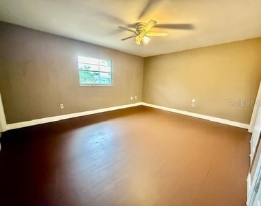 4 Sunshine Boulevard - Photo Thumbnail 11