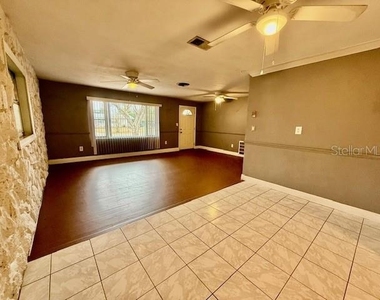 4 Sunshine Boulevard - Photo Thumbnail 2