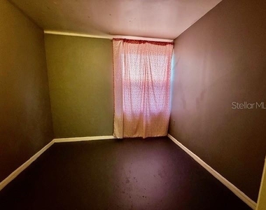 4 Sunshine Boulevard - Photo Thumbnail 32