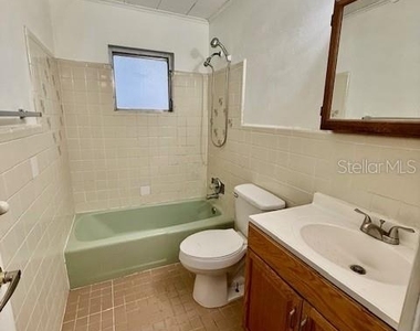 4 Sunshine Boulevard - Photo Thumbnail 17