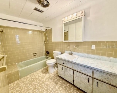 4 Sunshine Boulevard - Photo Thumbnail 14