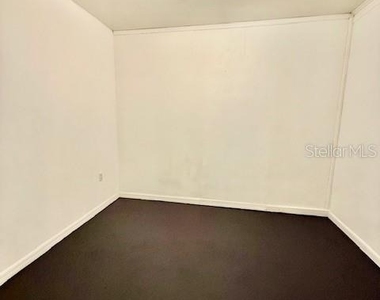 4 Sunshine Boulevard - Photo Thumbnail 24