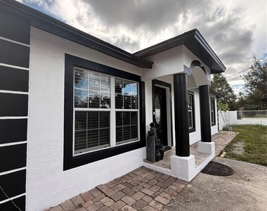 1305 E Louise Avenue - Photo Thumbnail 10