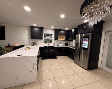 1305 E Louise Avenue - Photo Thumbnail 11